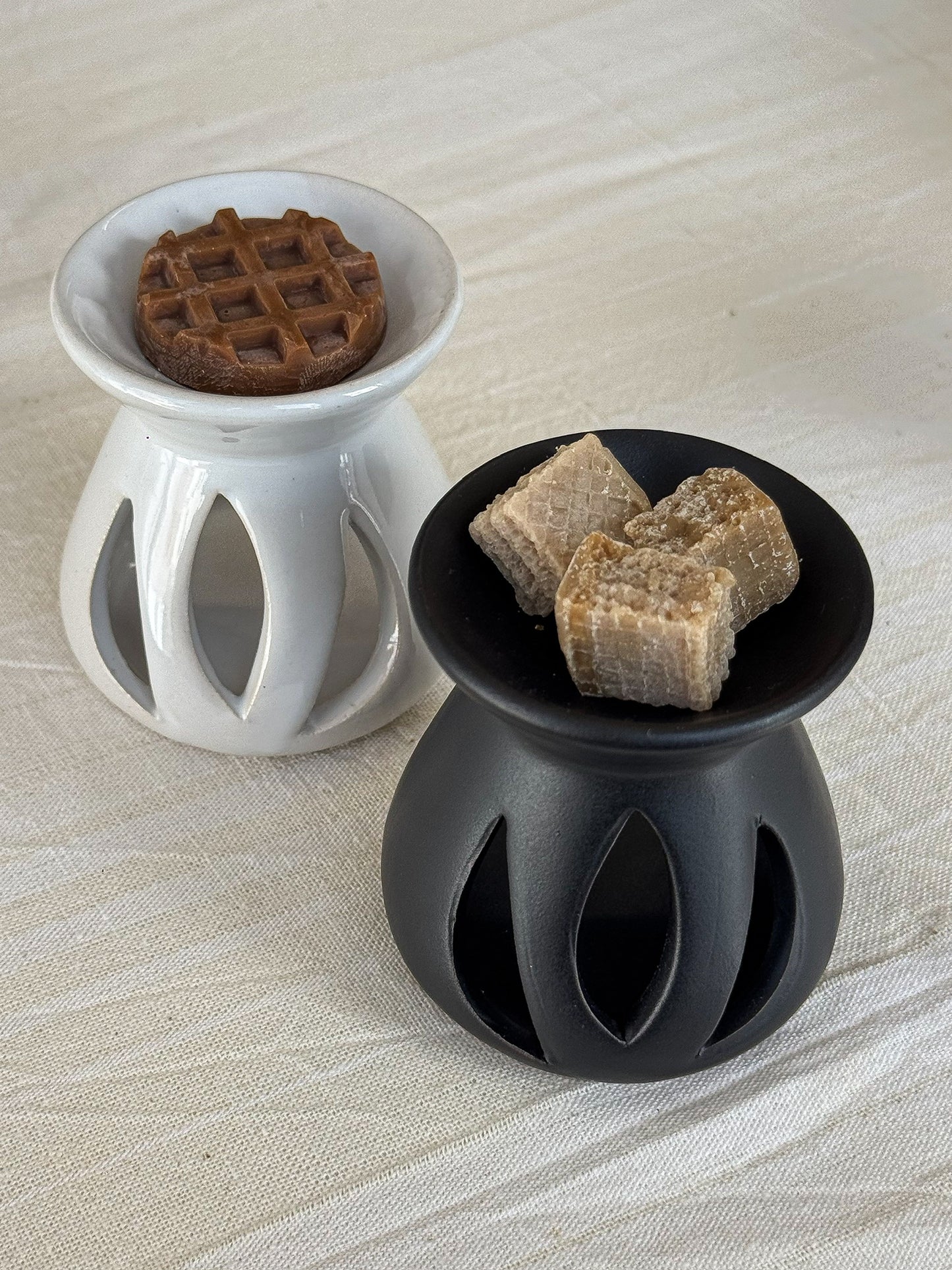 Mini Ceramic Wax Melt Burner – White/Black